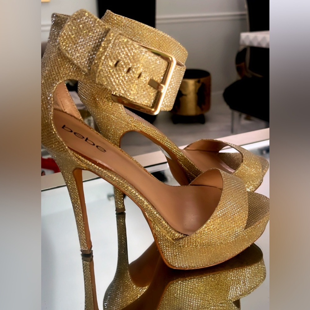 Bebé Fab 4.5” heel gold platform S 9. Worn a couple of times, great condition